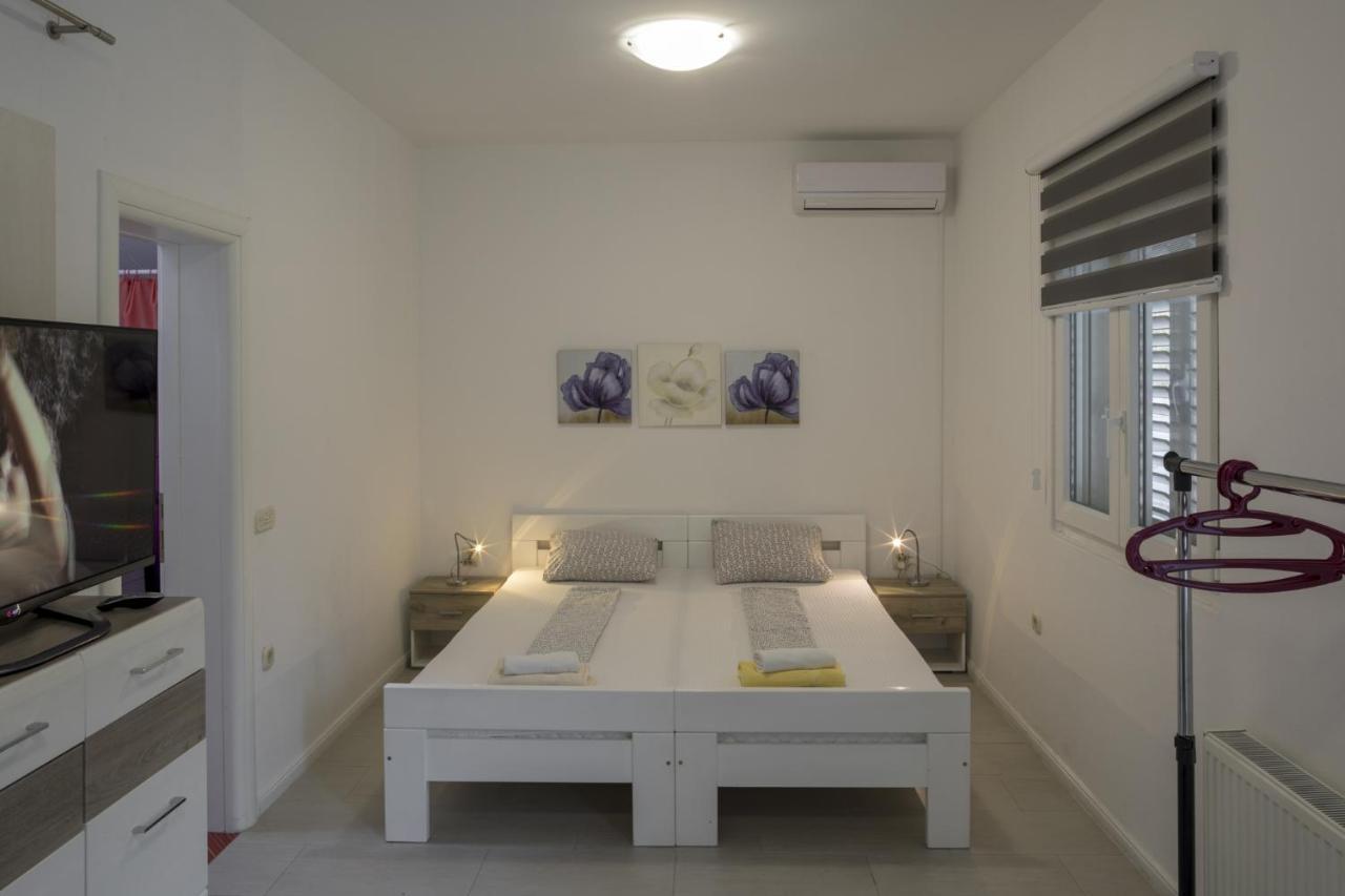 Apartments With A Parking Space Zuljana, Peljesac - 4573 Екстер'єр фото